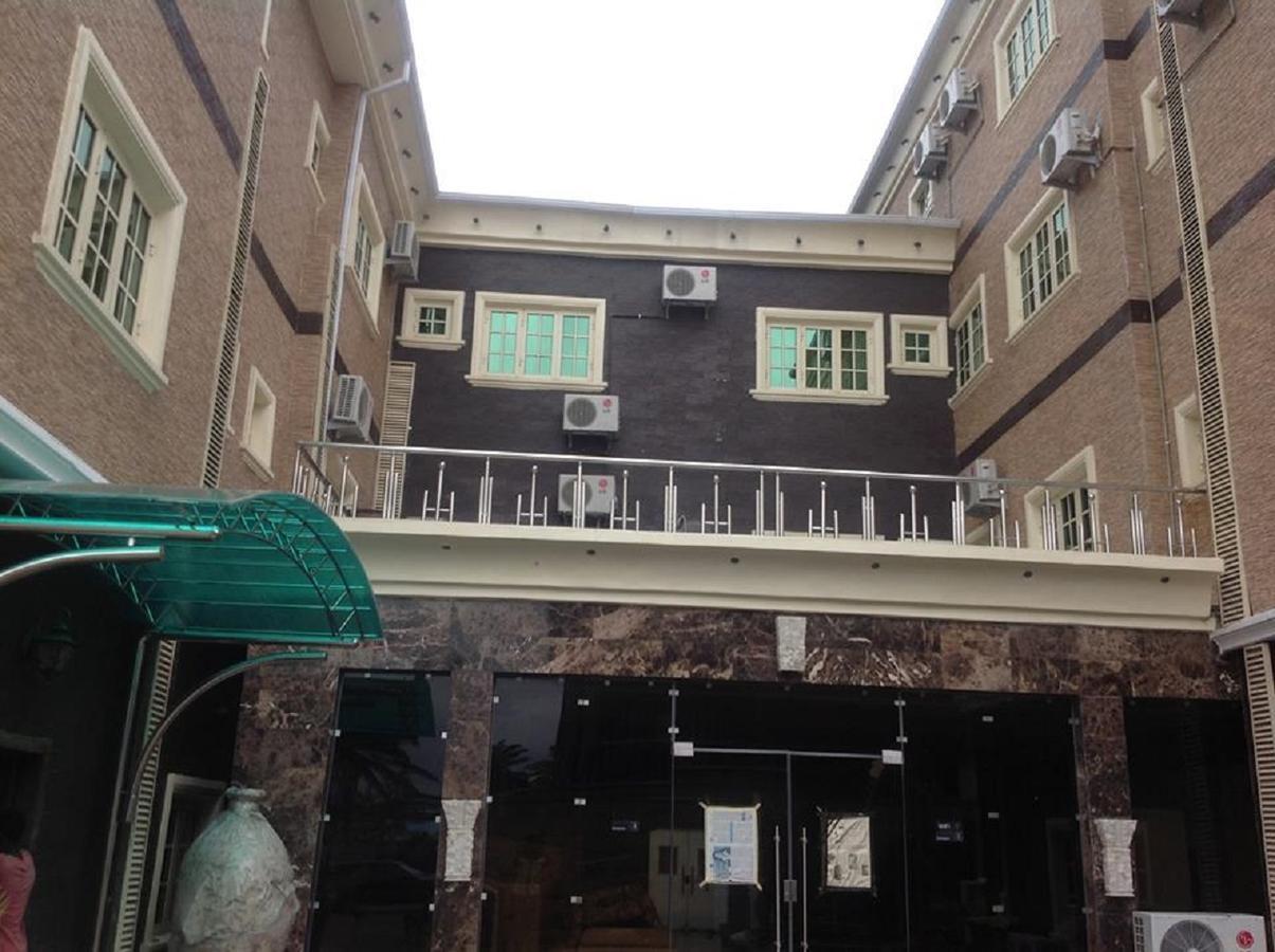 Eterno Hotel Benin City Bagian luar foto